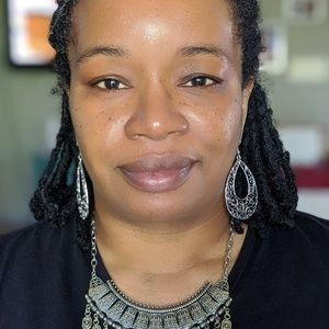 Meet your Posher, Stacie